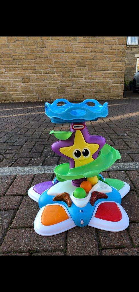 little tikes little ocean explorer's stand n dance starfish